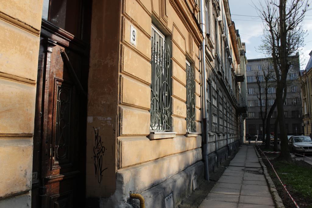 Hotel Polska Poduszka Leópolis Exterior foto